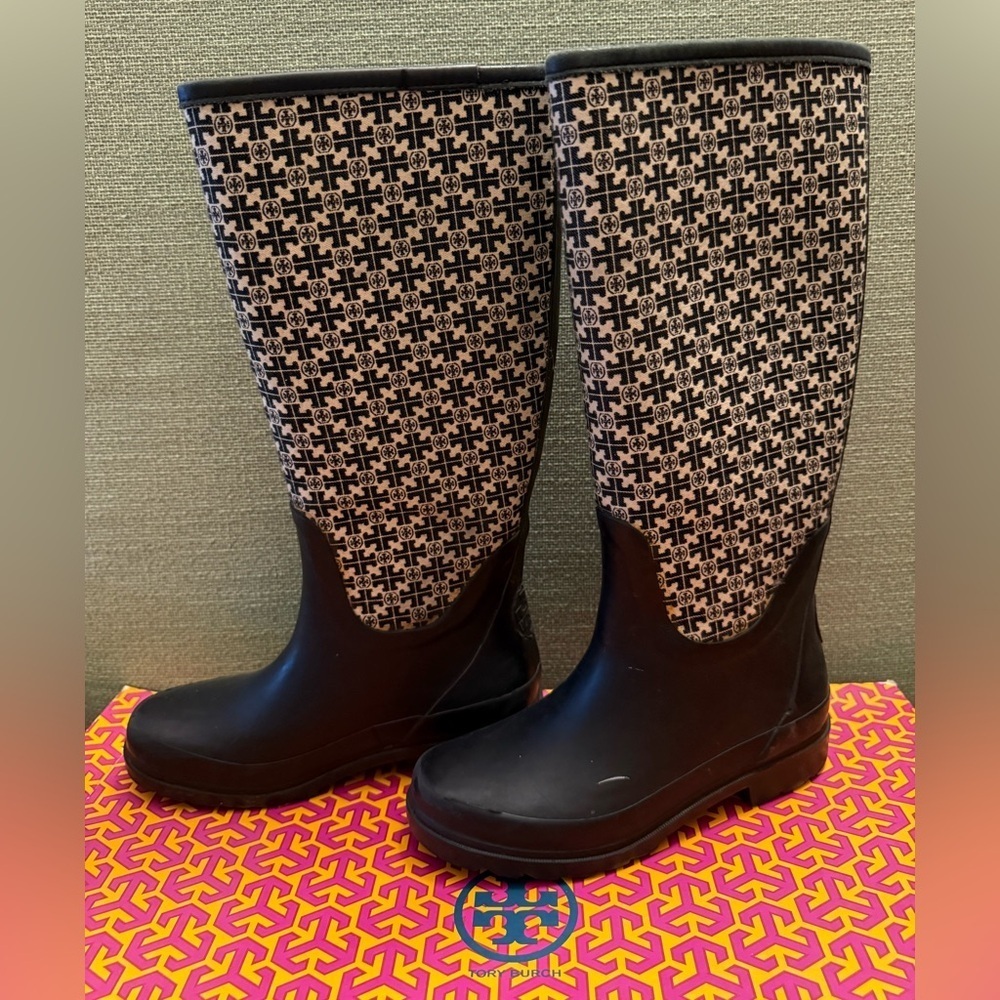 Tory Burch Black and Cream Winter Rain Boots - Picture 1 of 7
